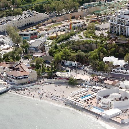 Аркадия Студия С Балконом Частичный Вид Моря Первая Линия От Моря Odessa Dış mekan fotoğraf