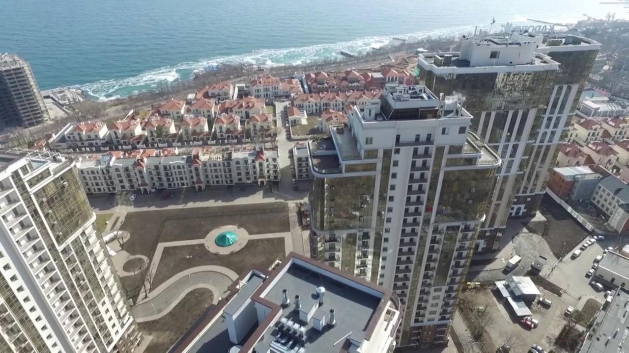Аркадия Студия С Балконом Частичный Вид Моря Первая Линия От Моря Odessa Dış mekan fotoğraf